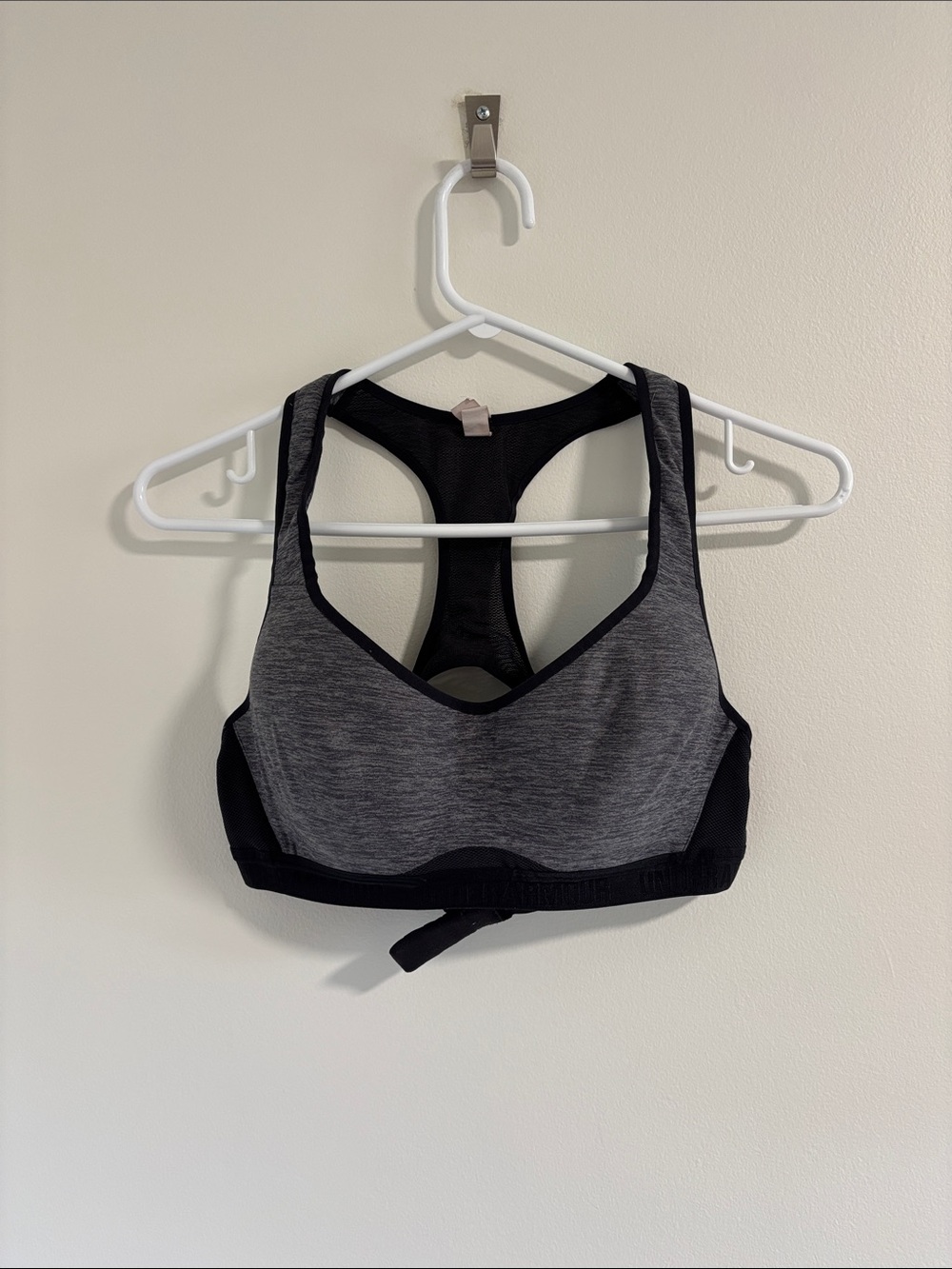 Under Armour Gray & Black Racerback Support Sports Bra Size 36B